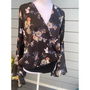 Ro & De Size X-Small Blouse Bodysuit Black Floral w/ Bell Sleeves Faux Wrap